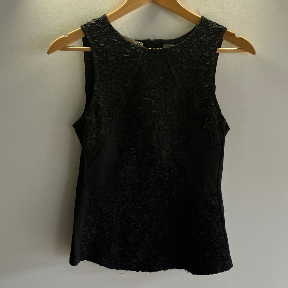 YOANA BARASCHI Elegant Black Sleeveless Top
